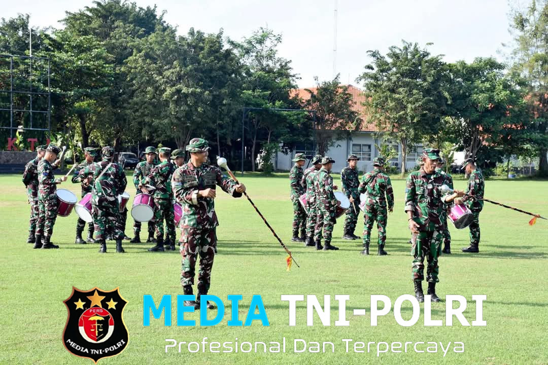 Prajurit Yonif 5 Marinir Asah Kemampuan Dalam Mainkan Alat Musik Drumband