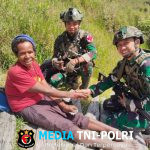 Menyusuri Pegunungan Papua, Satgas TNI Bawa Harapan Lewat Safari Honai