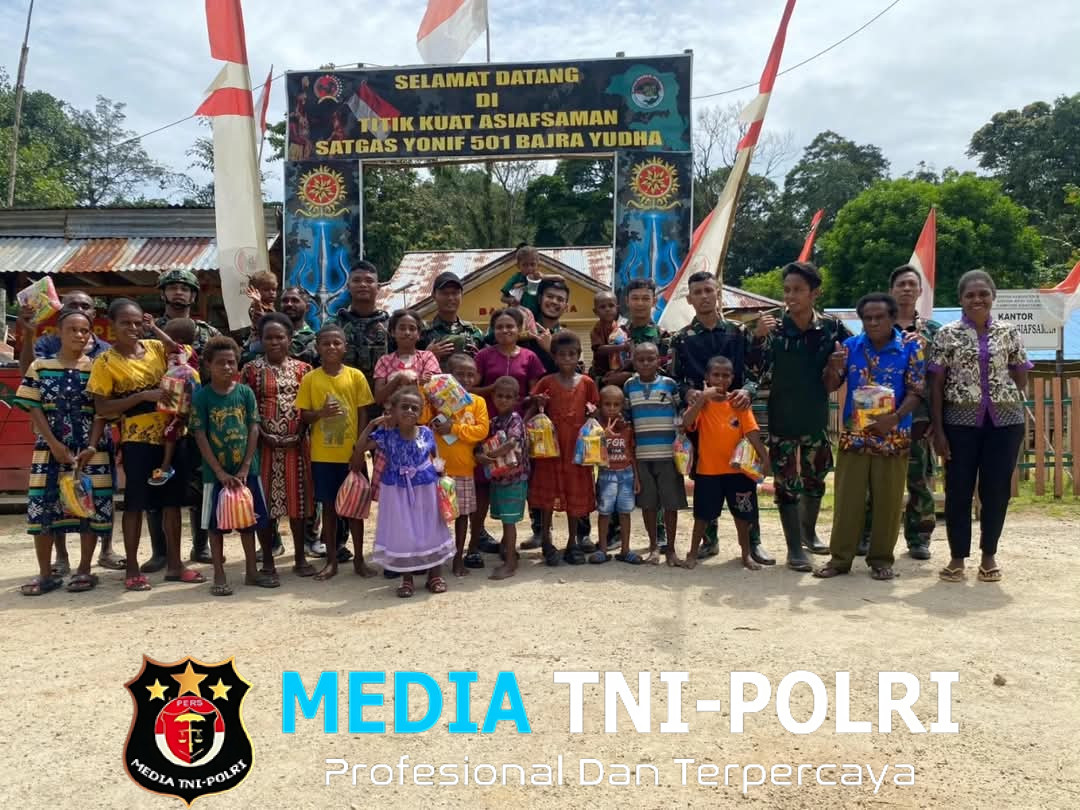 Satgas Yonif 501 Kostrad Tebar Kebahagiaan di Asiafsamaan Lewat “Bajra Berbagi”