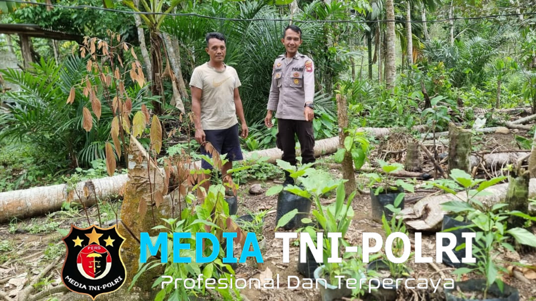 Dalam Rangka Mendukung Ketahanan Pangan, Bhabinkamtibmas Cek Program Pekarangan Pangan Bergizi