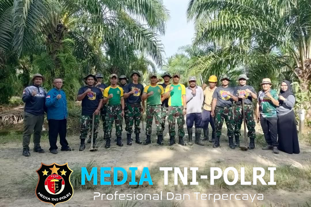 Peduli Lingkungan, Satgasmar Pam Ambalat XXX Kerja Bakti Bersihkan Jalan