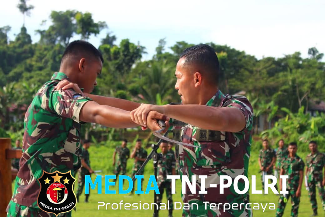 Mengasah Kemampuan Beladiri, Komandan Batalyon Infanteri 11 Marinir Melatih Prajuritnya Beladiri Taktis