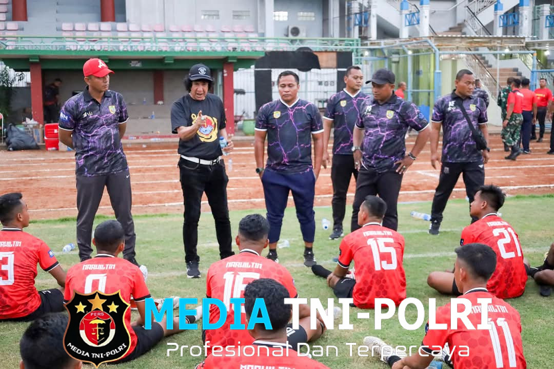 Jelang Pekan Olahraga Angkatan Laut 2025, Tim Sepak Bola Marwiltim Bertanding Melawan Porprov Bangkalan
