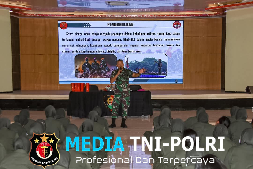 Komandan Brigif 2 Marinir Memberi Bekal Materi Pada Peserta SPPI