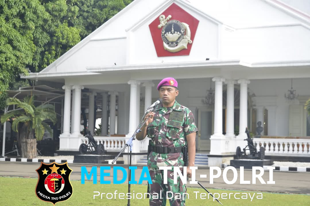 Dandenma Mako Kormar Pimpin Upacara Penaikan Bendera