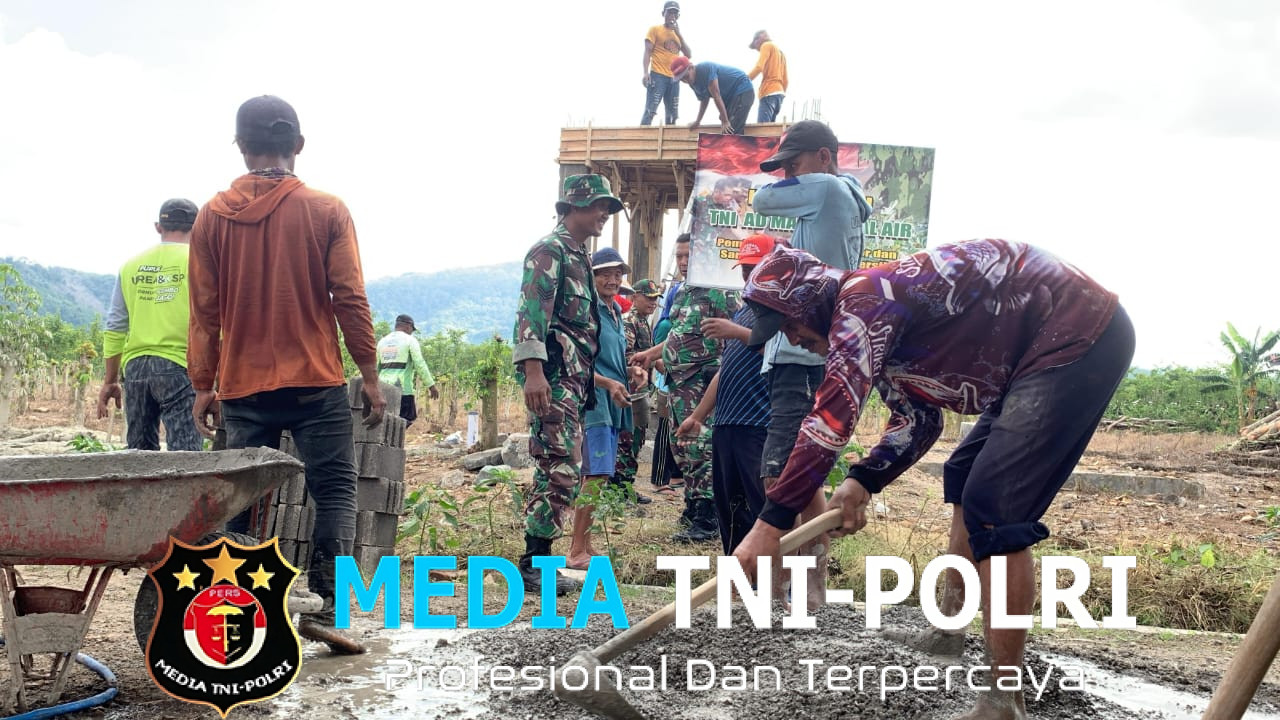 TNI dan Warga Sumberagung Kompak, Gotong Royong Bangun Tandon Air Bersih