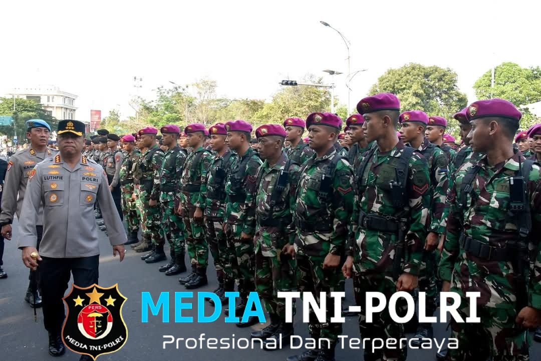 Prajurit Yonif 5 Marinir Laksanakan Pengamanan Hari Buruh (May Day ) di Depan Kantor Gubernur Jawa Timur