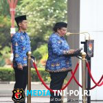 Kemendagri Gelar Upacara Hardiknas, Dukung Pendidikan Bermutu untuk Semua