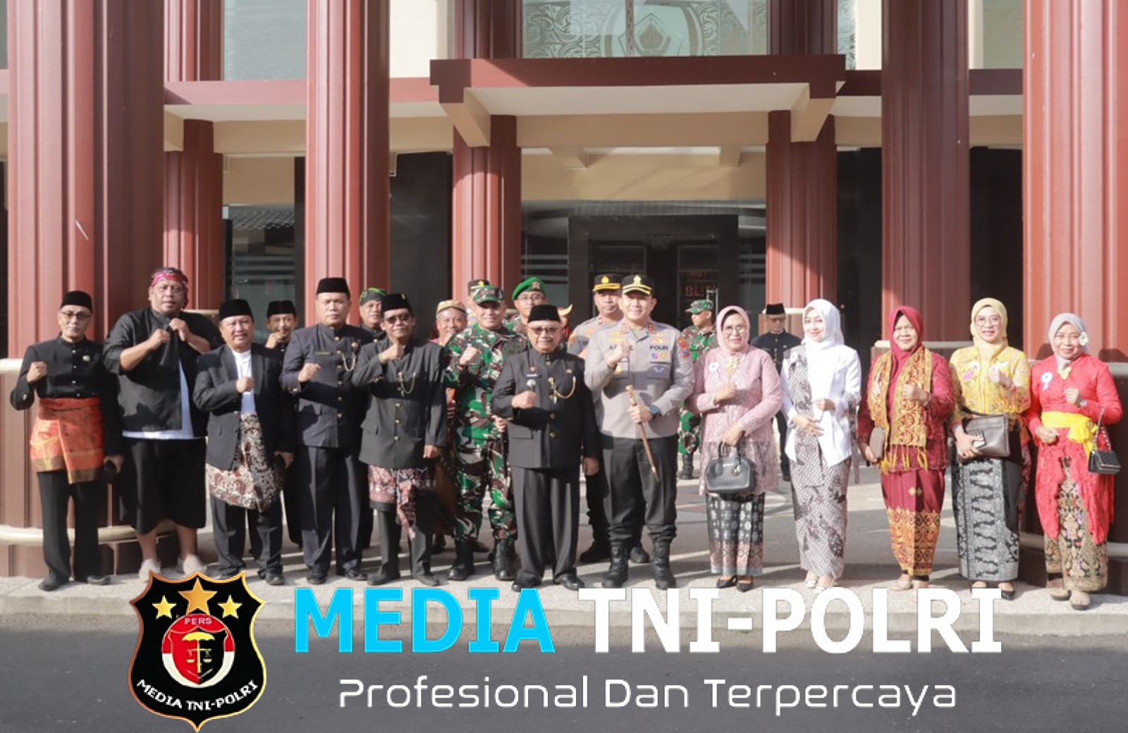 Dandim 0808 Bersama Forkopimda Kabupaten Blitar Hadiri Upacara Hardiknas 2025