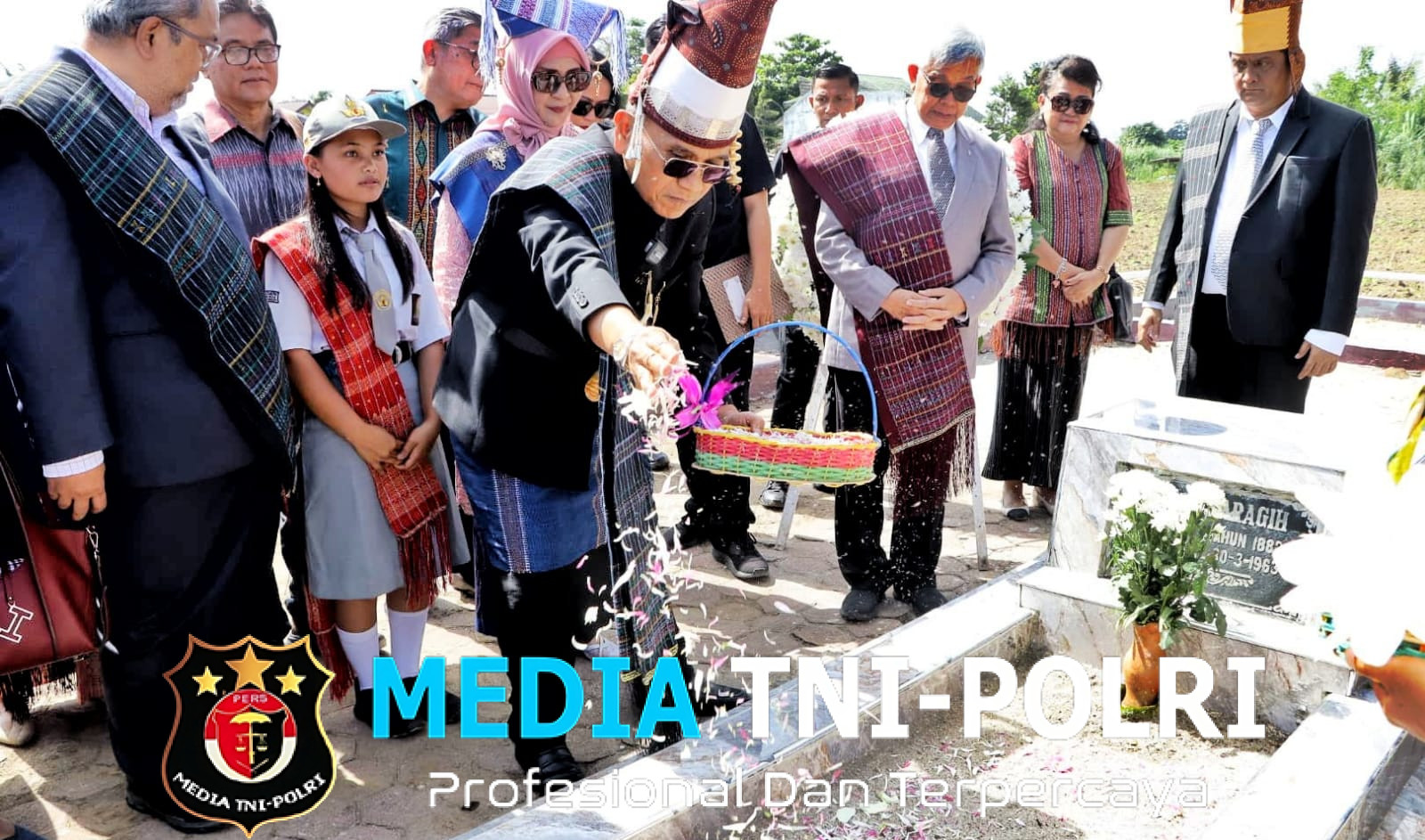 Bupati Simalungun Ziarah ke Makam Pelopor dan Tokoh Pendidik Simalungun Op. Guru Jason Saragih