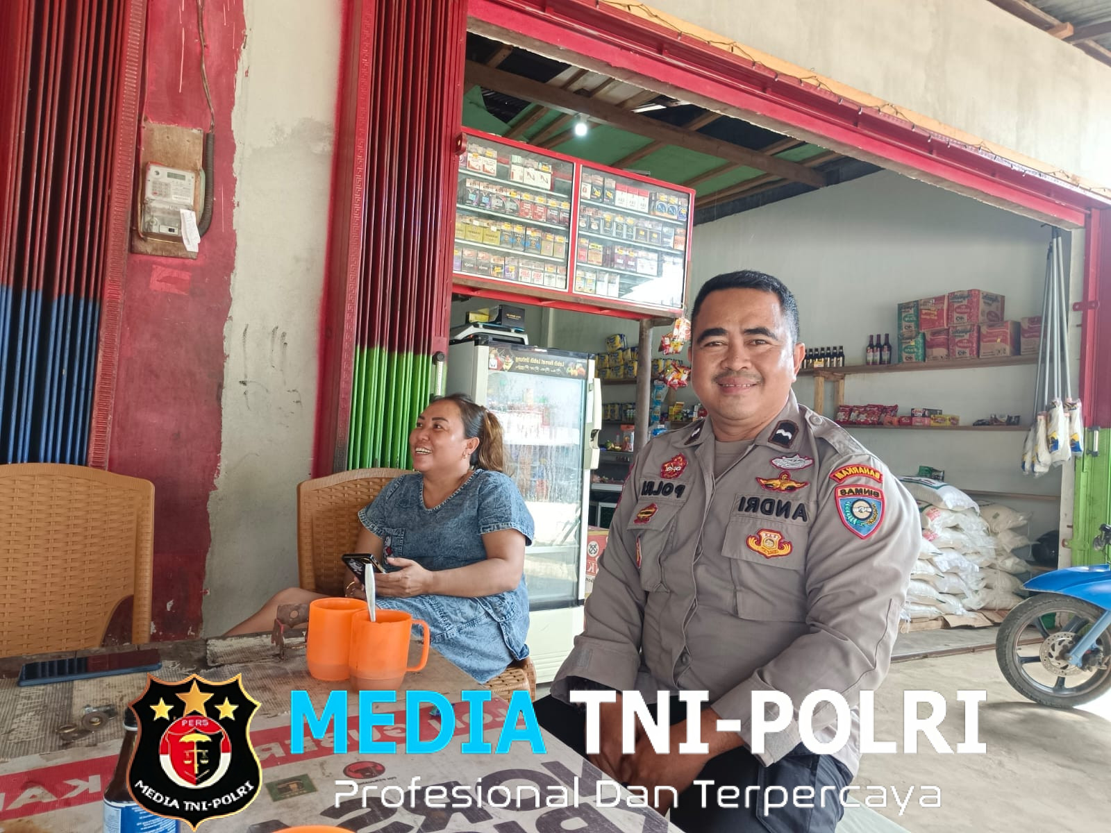 Kanit Binmas Polsek Kuala Behe Ingatkan Warga Jaga Kamtibmas Saat Patroli