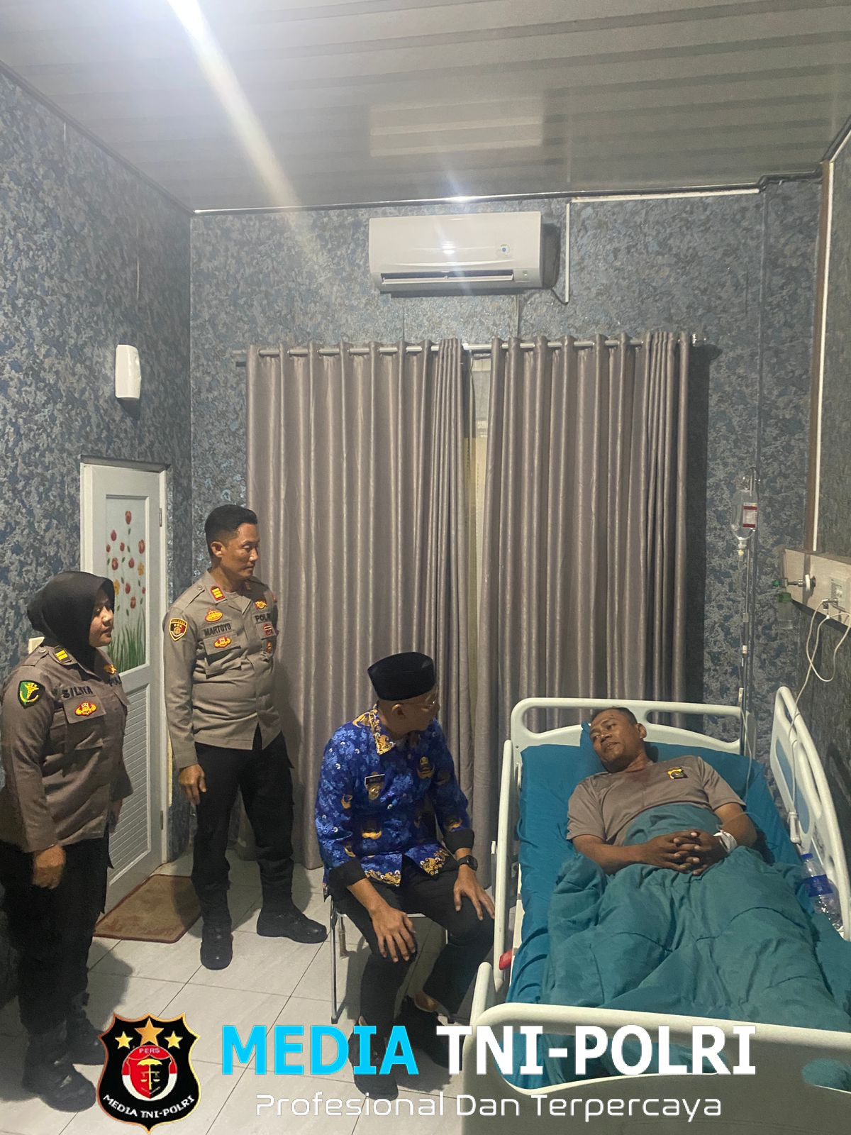 Gubernur Lampung Jenguk Polisi yang Terluka Saat Amankan Aksi Petani Singkong