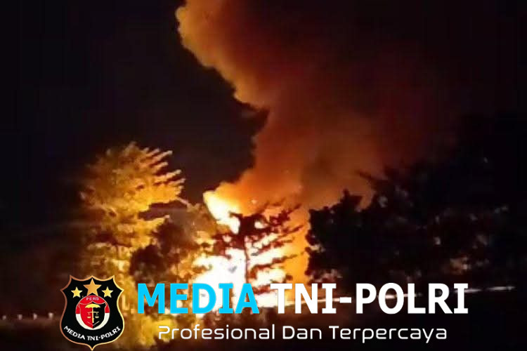 Kebakaran Truk NPS Satgas Pamtas Yonif 509/BY di Tol Surabaya-Gempol