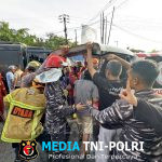 Aksi Sigap Prajurit TNI AL Bantu Padamkan si Jago Merah di Balikpapan