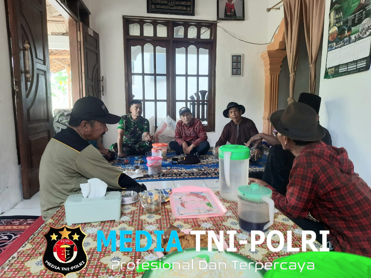 Babinsa Koramil Kalipare Tingkatkan Sinergi dengan Tokoh Masyarakat Ngembul Melalui Komsos