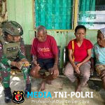 Satgas Yonif 762/Vira Yudha Sakti Laksanakan Pelayanan Kesehatan Keliling di Kampung Aisyo