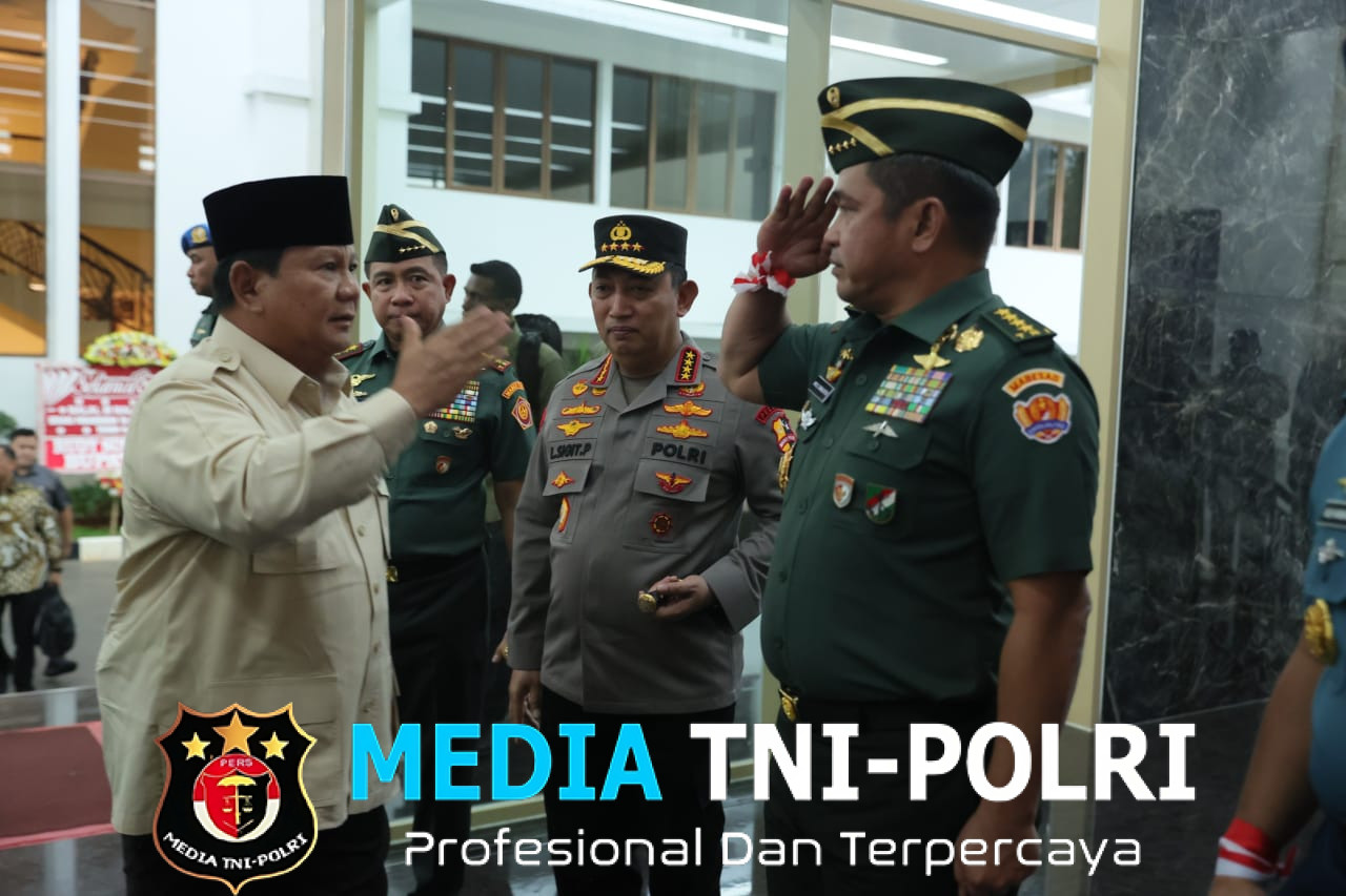 Kasad Hadiri Halal Bihalal Presiden dengan PPAD dan Keluarga Besar TNI-Polri