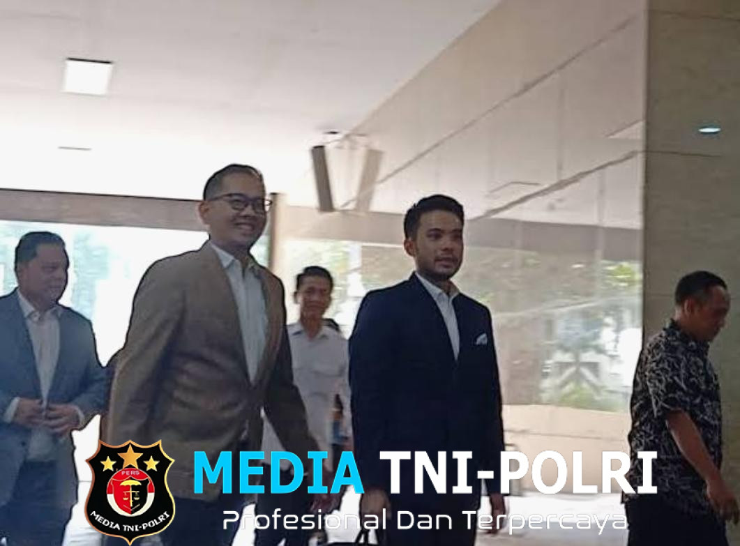 Andri Adik Ipar Jokowi Hadir Bersama Pengacara di Bareskrim Polri, Bawa Ijasah Asli