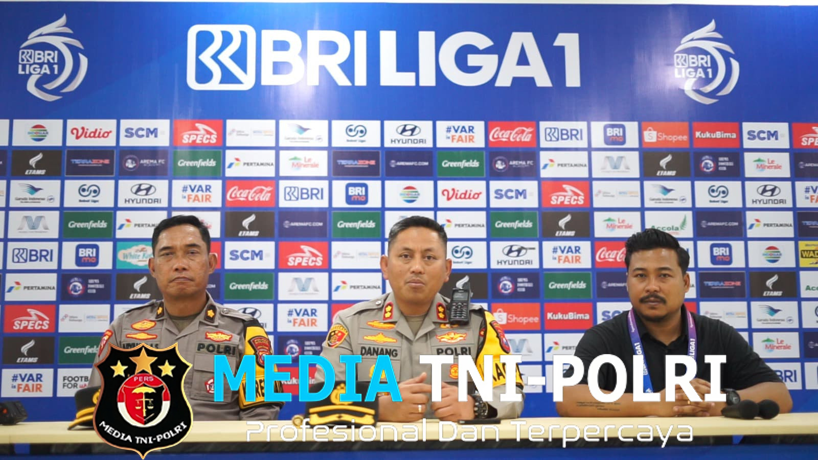 Pertandingan Perdana di Stadion Kanjuruhan Berjalan Tertib, Oknum Pelempar Bus Diburu