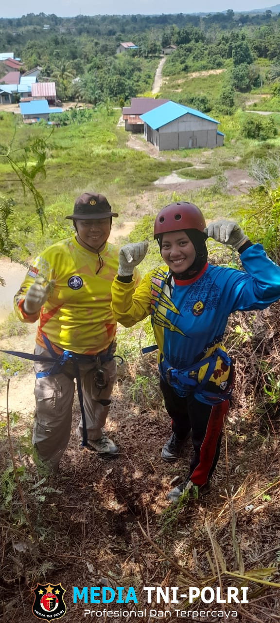 Pamong Saka Bhayangkara Polres Melawi Berikan Materi Pengenalan dan Praktek Refling