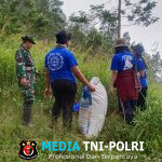 Babinsa Selo dan Mahasiswa Salatiga Lakukan Penghijauan Daerah Kritis