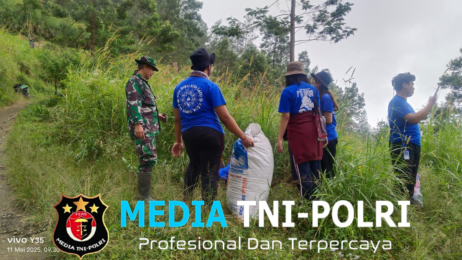 Babinsa Selo dan Mahasiswa Salatiga Lakukan Penghijauan Daerah Kritis