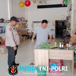 Patroli Polsek Ngabang Menyasar Ke Pertokoan Himbau Kepada Warga Untuk Melapor Apabila Ada Aksi Premanisme
