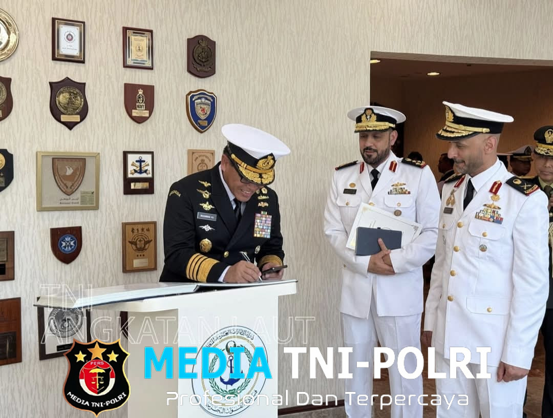 Komitmen Jalin Hubungan Bilateral dengan Negara Sahabat Kasal Laksanakan Courtesy Call Kepada Commander Of The UAE Navy