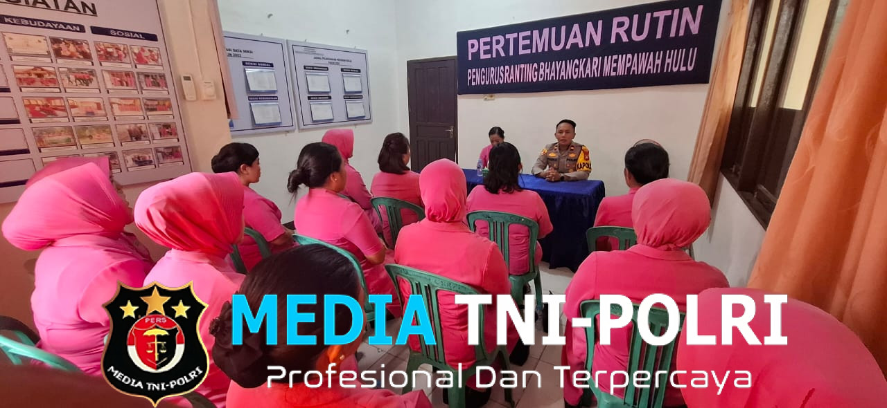Kapolsek Mempawah Hulu Bersama Ketua Ranting Bhayangkari Menggelar Pertemuan dengan Ibu-Ibu Bhayangkari