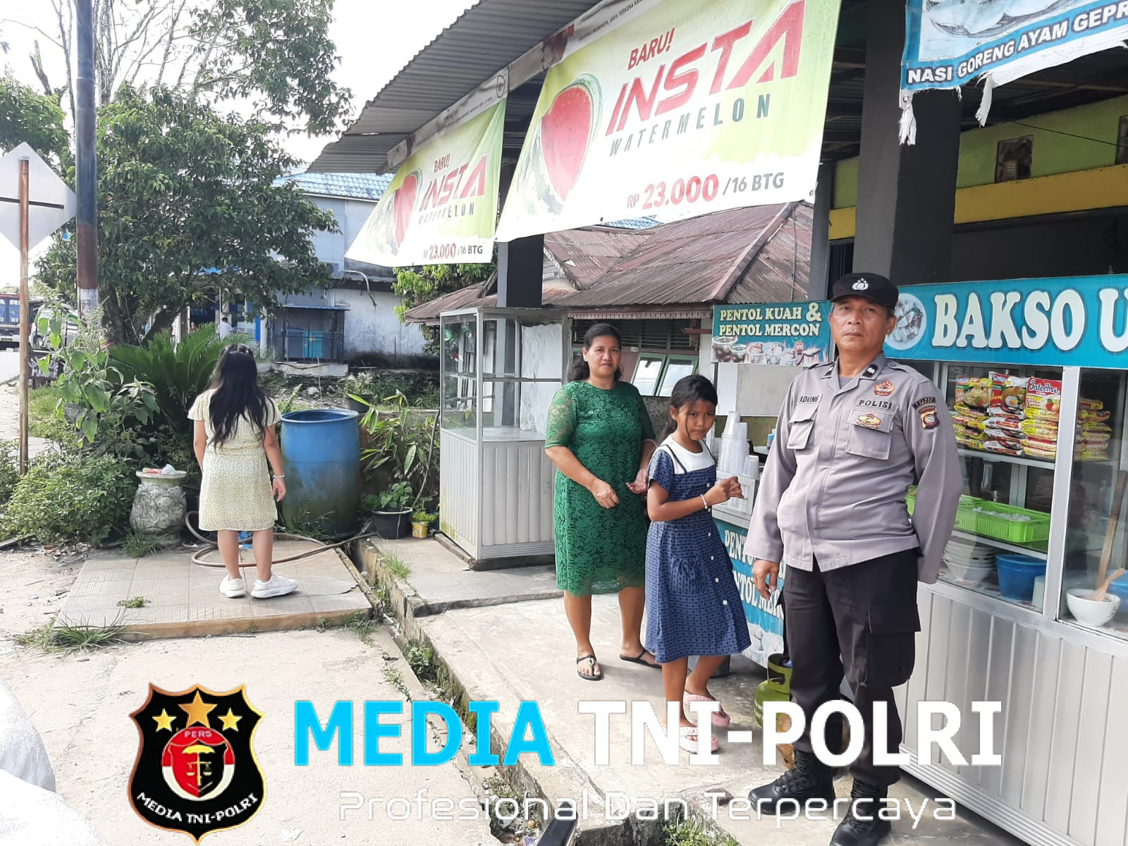 Waspada Aksi Premanisme, Polsek Mandor Lakukan Patroli di Sekitar Pasar Mandor