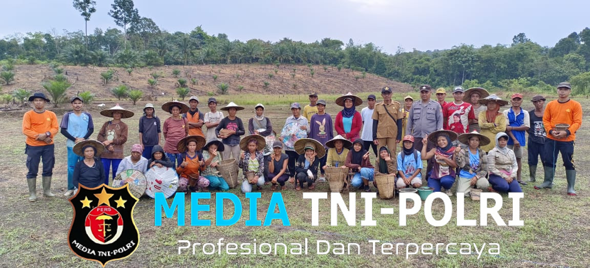 Polsek Meranti Tanam Perdana Jagung di Lahan Percontohan