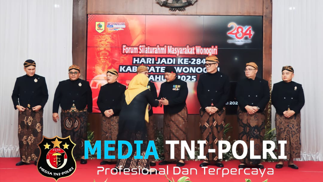 Kapolres Wonogiri Hadiri Silaturahmi Hari Jadi ke-284 Kabupaten Wonogiri dan Penyerahan Penghargaan Satya Lencana