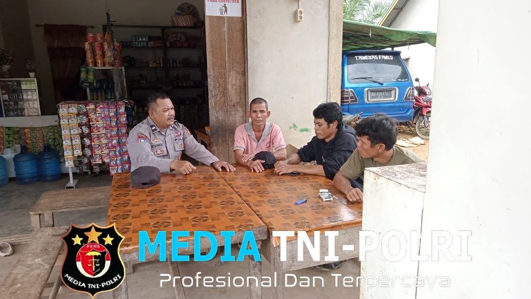 Cegah Premanisme, Kanit Binmas Polsek Meranti Sambangi Tempat Perbelanjaan