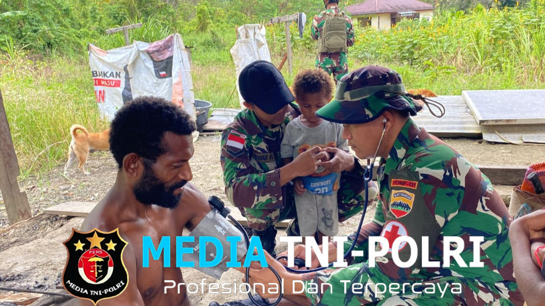 Satgas Yonif 131/Brajasakti Berikan Pelayanan Kesehatan Gratis bagi Warga Papua