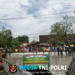 Karya Bakti Bersihkan Sungai Makam Bergolo, Bukti Bakti TNI Untuk Negeri