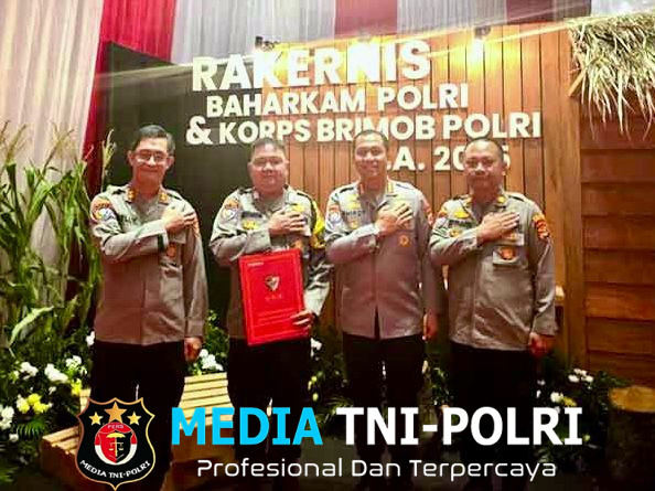 Bhabinkamtibmas Polres Pringsewu Terima Penghargaan di Rakernis Baharkam Polri 2025