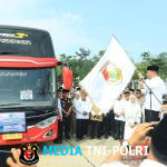 Wakapolres Tulang Bawang Barat Hadiri dan Kawal Prosesi Pelepasan 325 Calon Jamaah Haji Tahun 1446 H/2025 M