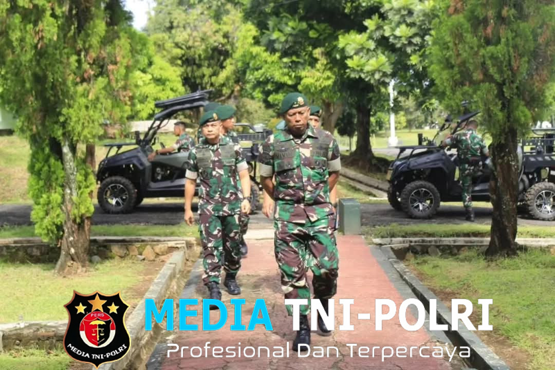 Kasdivif 1 Kostrad Tinjau Kesiapan Latma Garuda Guerrier dan Beri Jam Komandan di Yonif 321