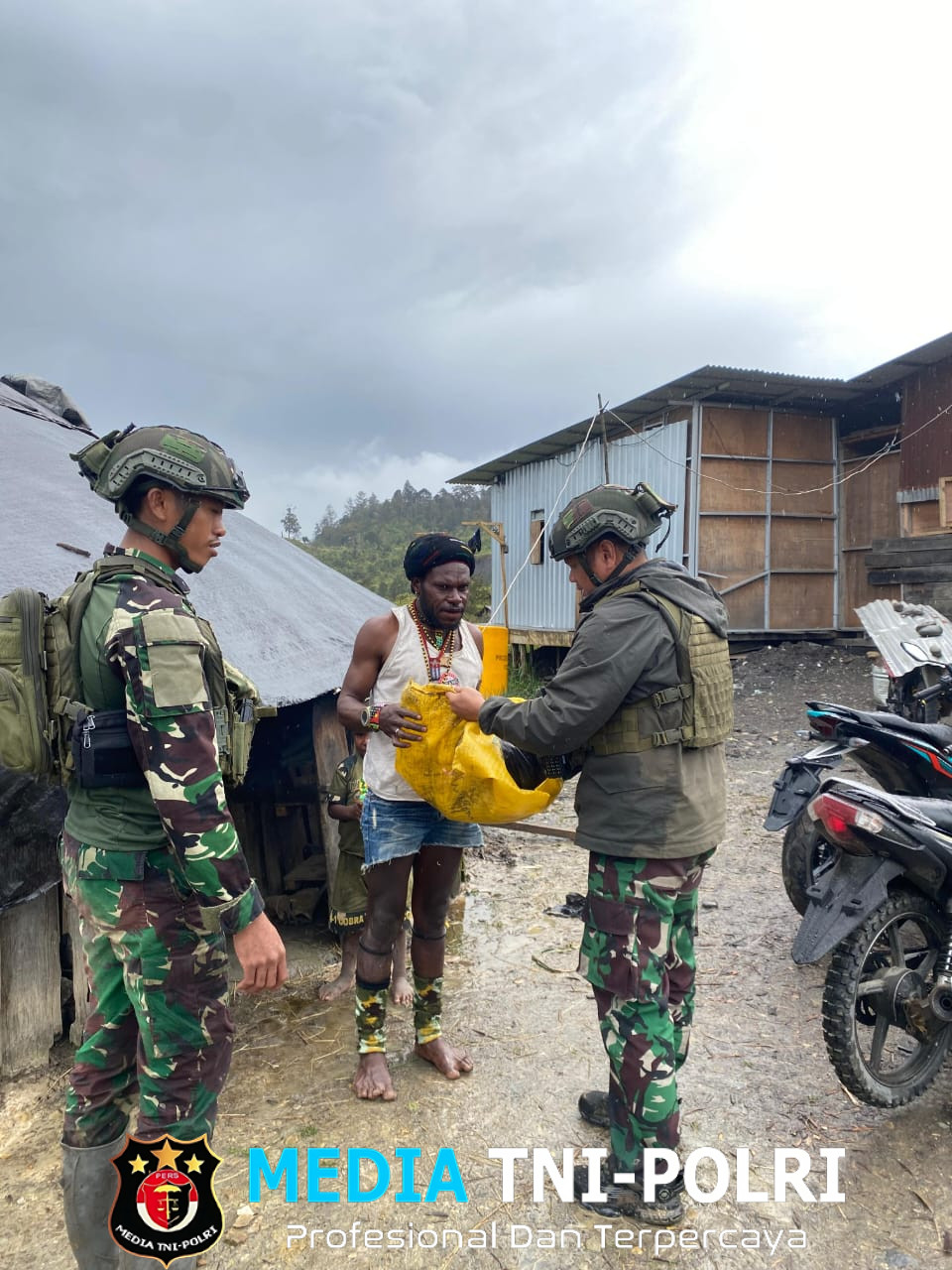 Safari Honai Ketika Satgas TNI Membawa Harapan dan Senyuman untuk Kampung Kago
