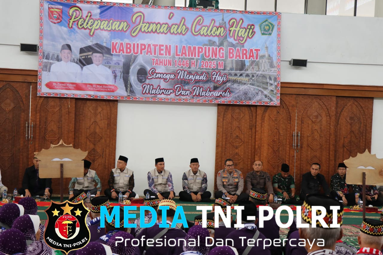 Polres Lampung Barat Laksanakan Pengamanan Pelepasan 307 Calon Jamaah Haji