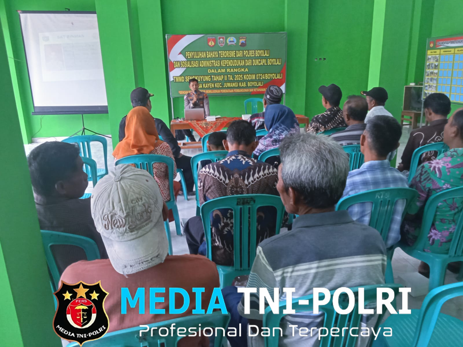 Tingkatkan Kesadaran Masyarakat TMMD Juga Sosialisasikan Hukum