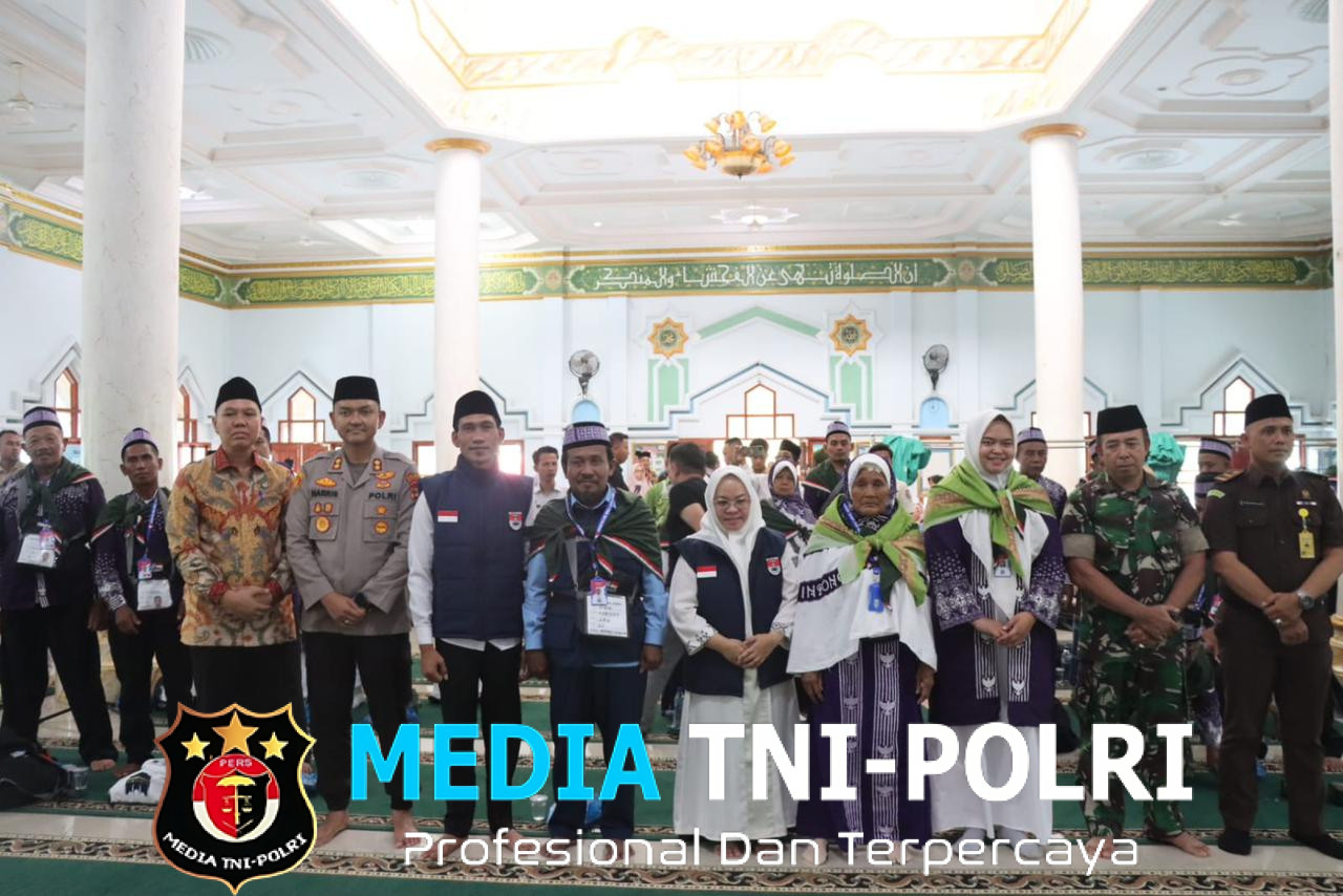 Kapolres Mesuji Hadiri Giat Pelepasan Calon Jamaah Haji 1446 H Tahun 2025 di Mesjid Agung Jami’Ar Riyadh