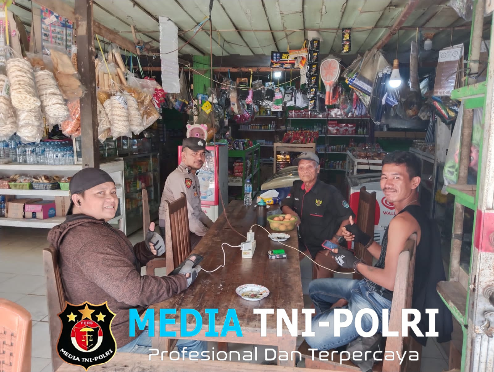 Polsek Ngabang Laksanakan Patroli Menjelang Tutup Saka Atau Adat Balala Di Kecamatan Ngabang