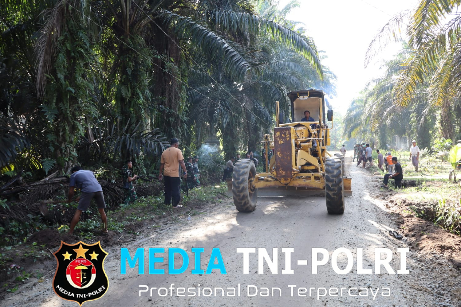 TMMD ke-124 Kodim 0320 Dumai Pengerasan Jalan Sukajadi Capai 90 Persen di Hari ke-18