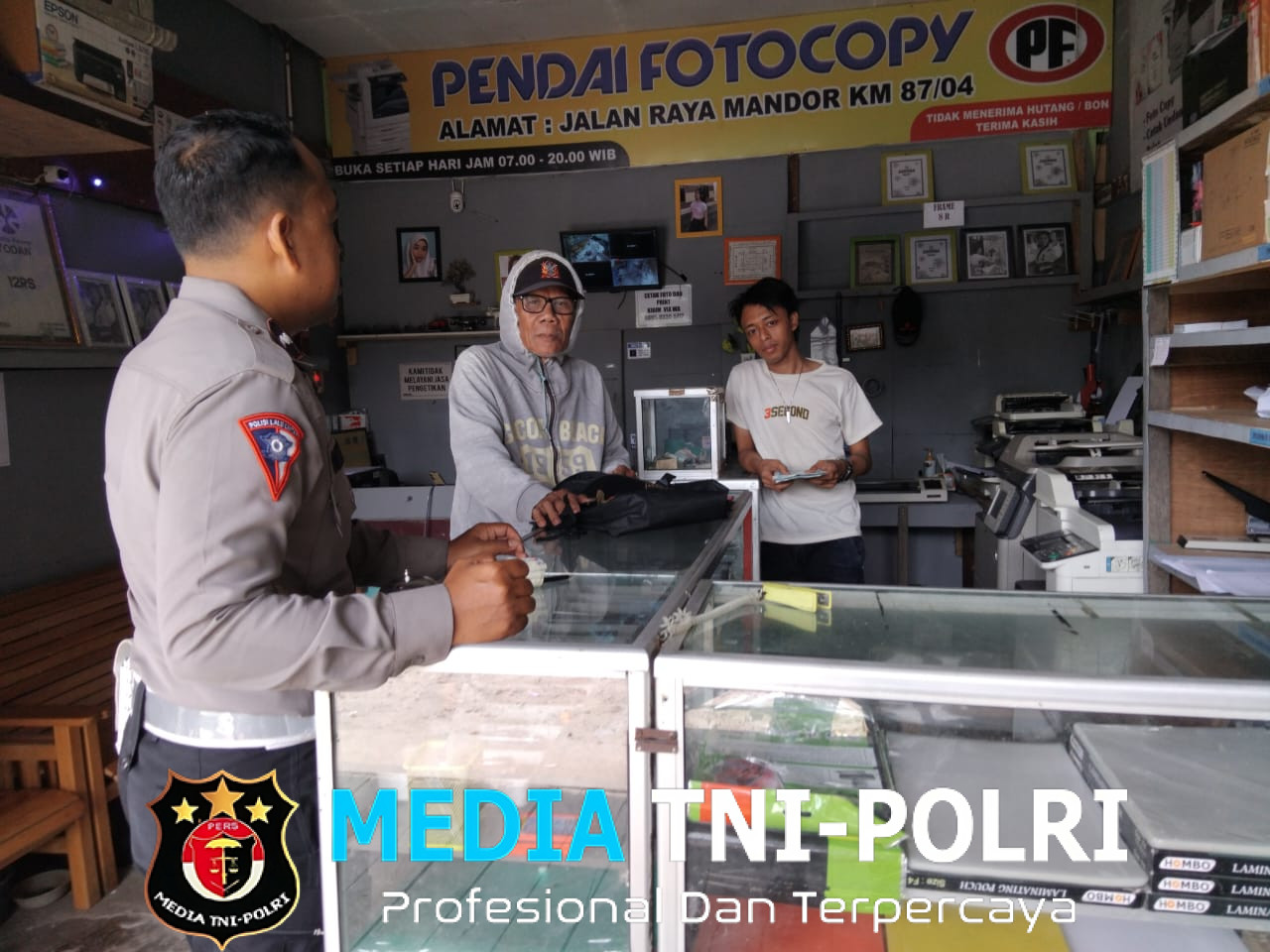 Polsek Mandor Tingkatkan Sambang dan Patroli Dialogis Demi Wujudkan Kamtibmas yang Kondusif