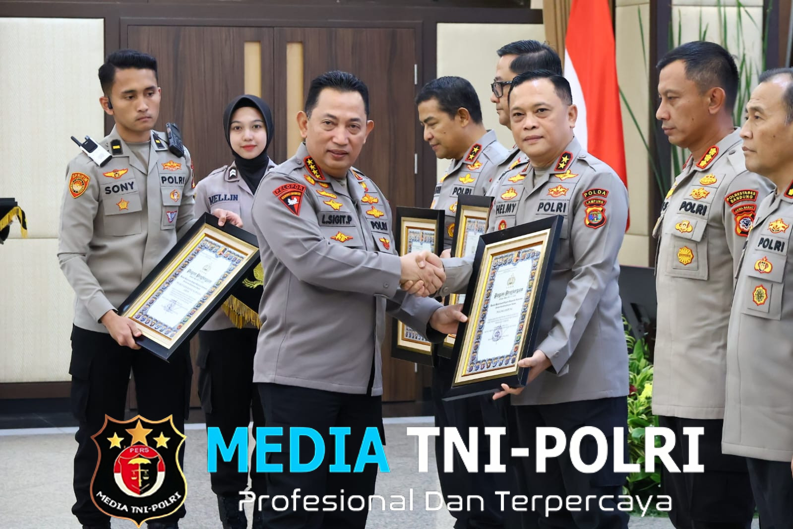 Kapolri Buka Rakernis Gabungan 4 Satker, Sekaligus Menyerahkan Penghargaan Kepada 13 Satker Peraih Nilai IKPA 100%