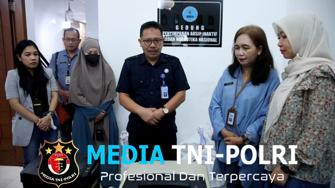 Transformasi Digital Pengelolaan Arsip BNN Musnahkan Arsip Inaktif