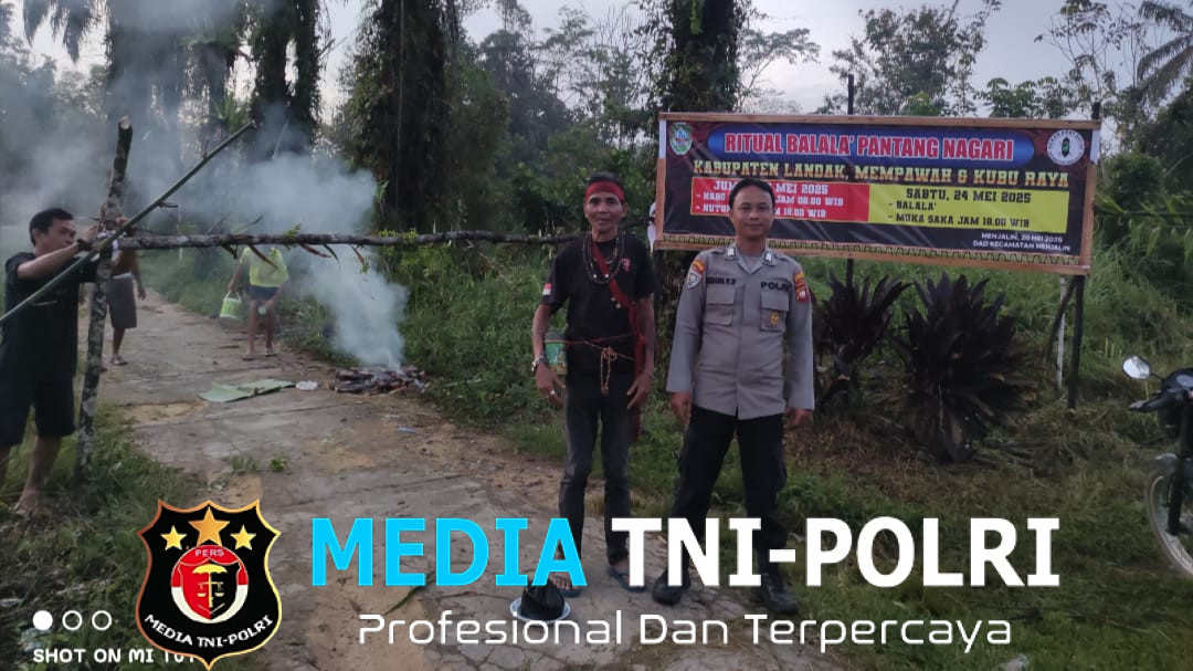Polsek Menjalin Hadiri Kegiatan Adat Pemasangan Balala Tutup Saka