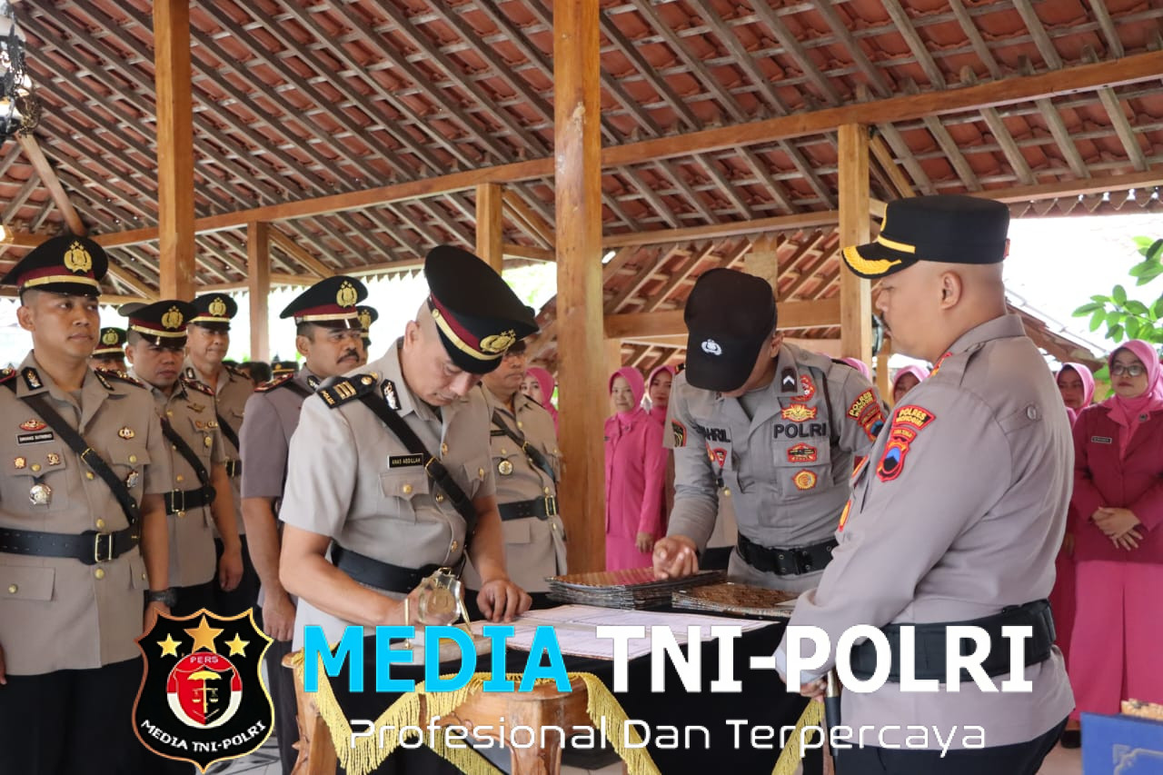 Polres Wonogiri Gelar Sertijab Kasat Samapta, Kasi Propam dan Pengukuhan Sejumlah Kapolsek