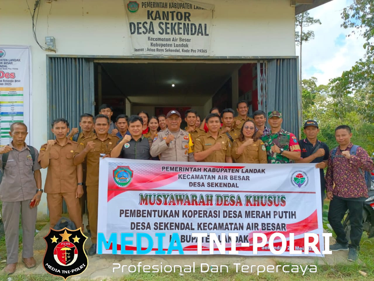 Bhabinkamtibmas Polsek Air Besar Hadiri Musdes Sus Pembentukan Koperasi Desa Merah Putih